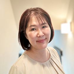 秋山弓子