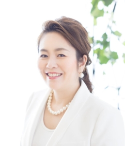 山本果奈氏